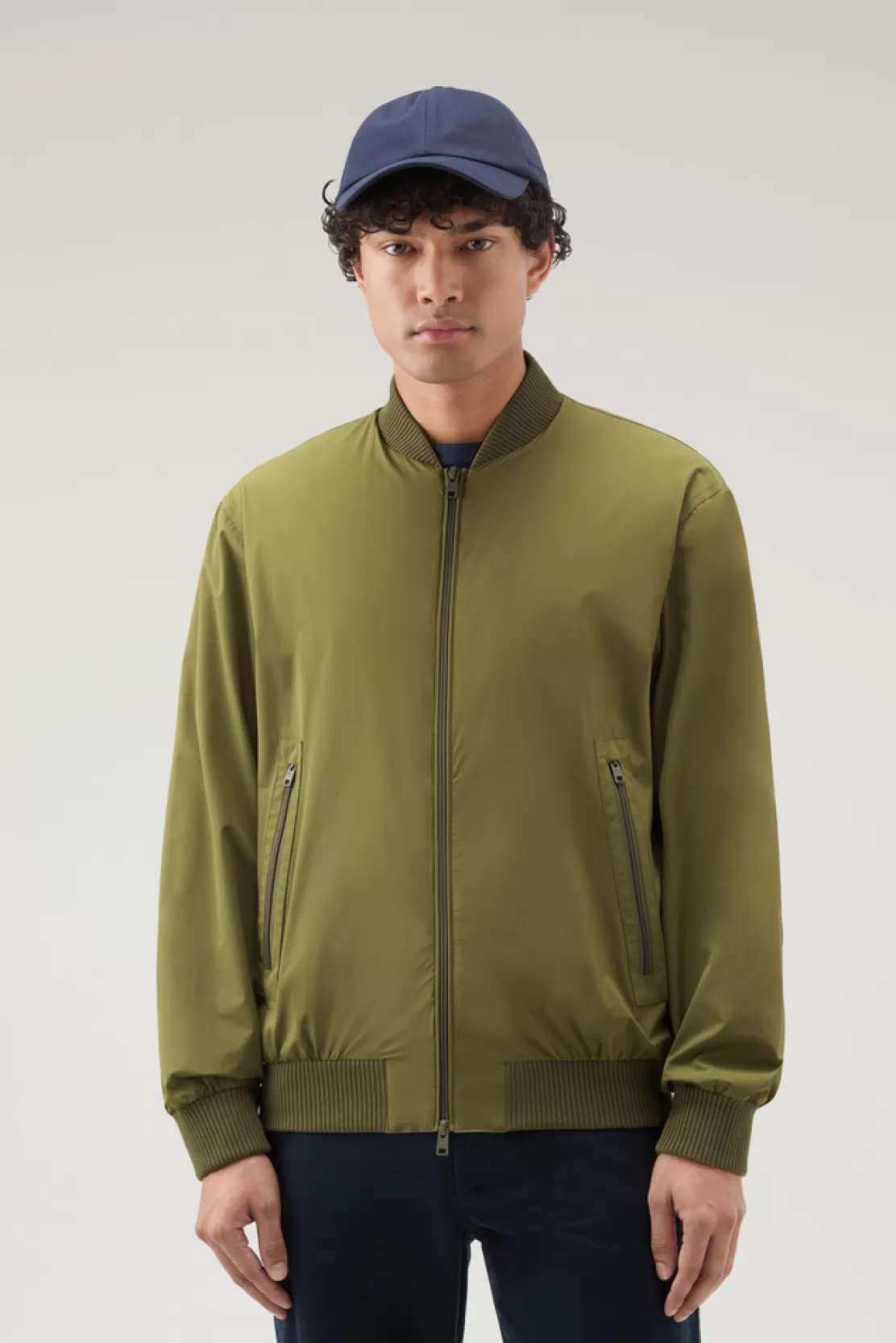 Woolrich Bomberjacke Aus Stretch-Nylon Mit Mattem Finish Lake Olive Store