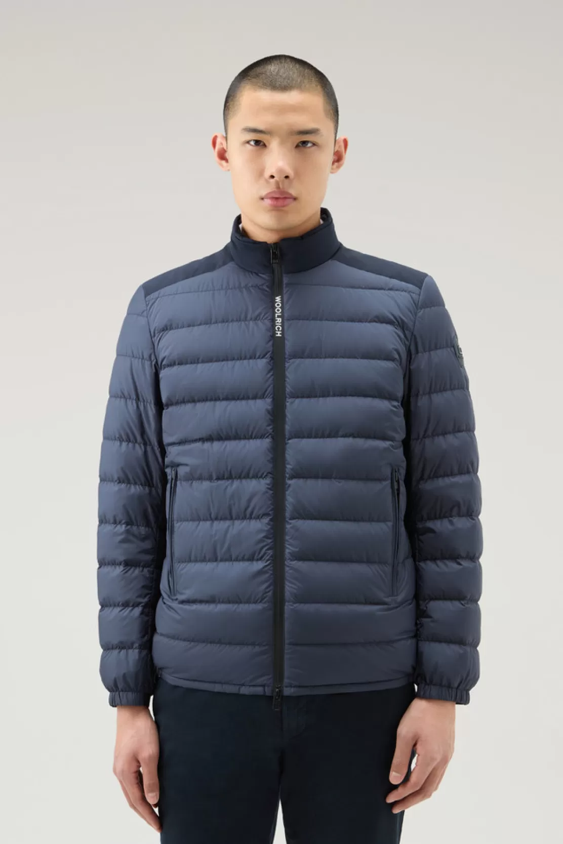 Woolrich Leichte Bering Tech Hybrid-Daunenjacke Aus Mikrofaser Melton Blue Hot