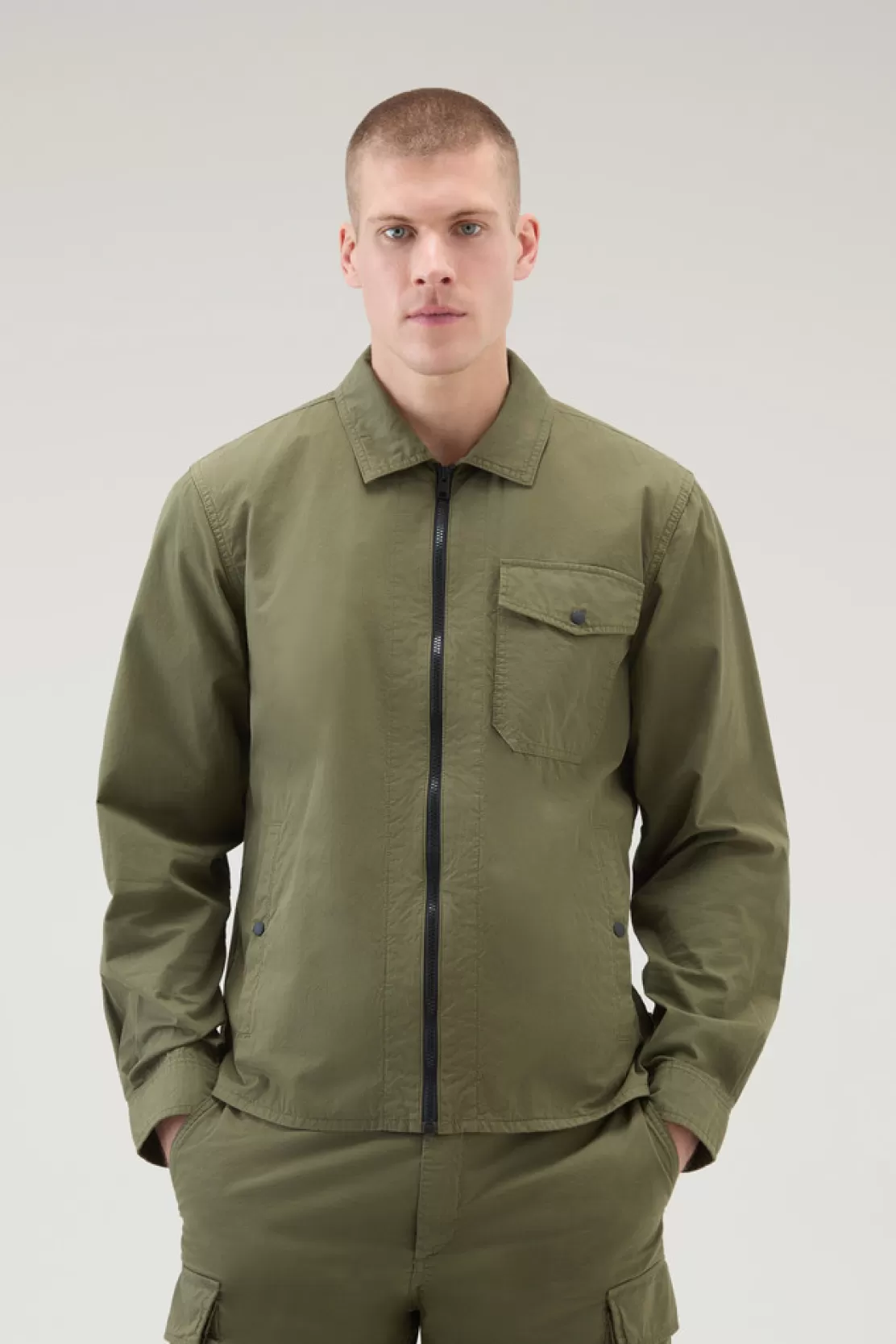 Woolrich Stückgefärbtes Overshirt Aus Reiner Baumwolle Lake Olive Store